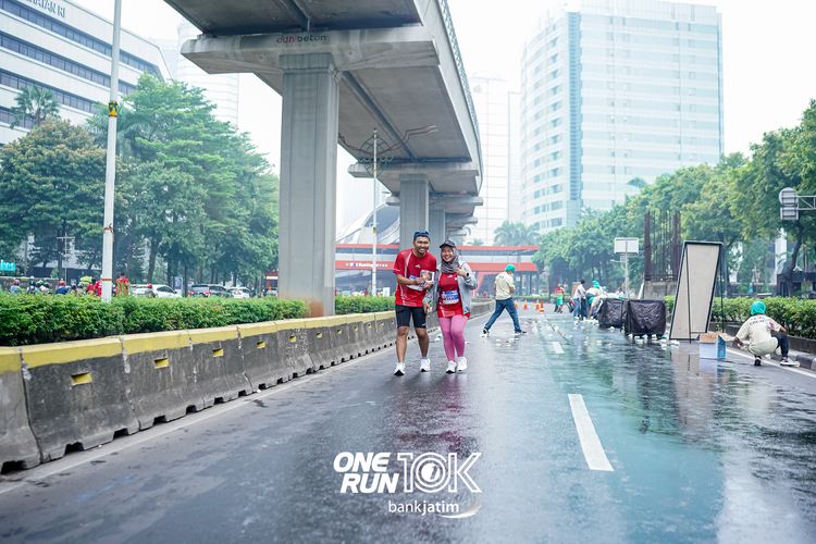 Race photo from ONE RUN 10 K