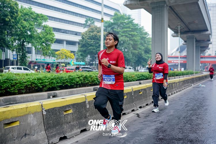 Race photo from ONE RUN 10 K