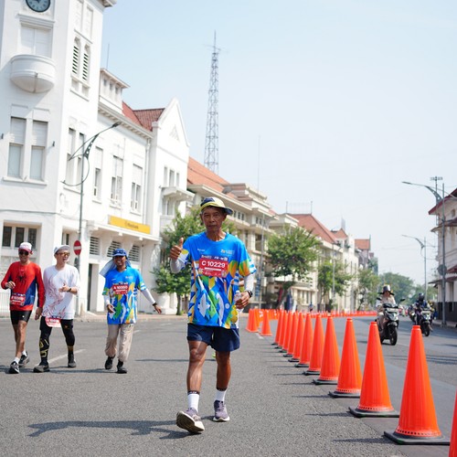 Race photo from SURABAYA ISOPLUS MARATHON 2026