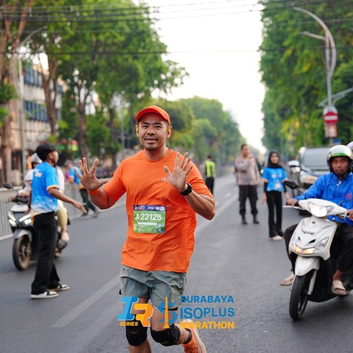 Race photo from SURABAYA ISOPLUS MARATHON 2026