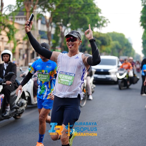 Race photo from SURABAYA ISOPLUS MARATHON 2026