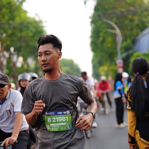 Race photo from SURABAYA ISOPLUS MARATHON 2026