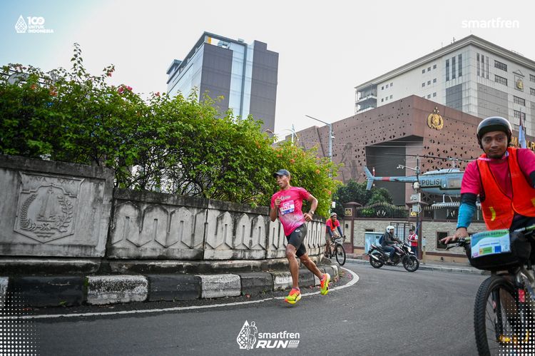 Race photo from Smartfren Run 2025 
