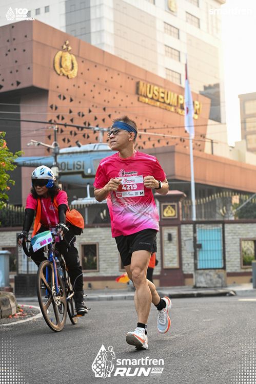 Race photo from Smartfren Run 2025 