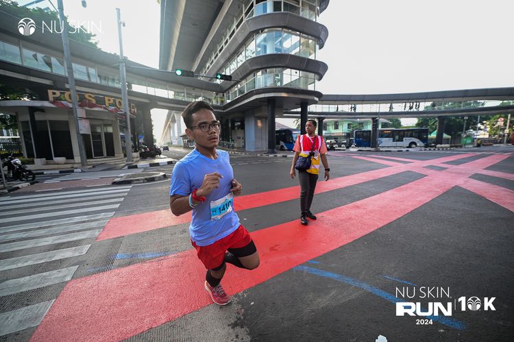 Race photo from Nu Skin Run 10K