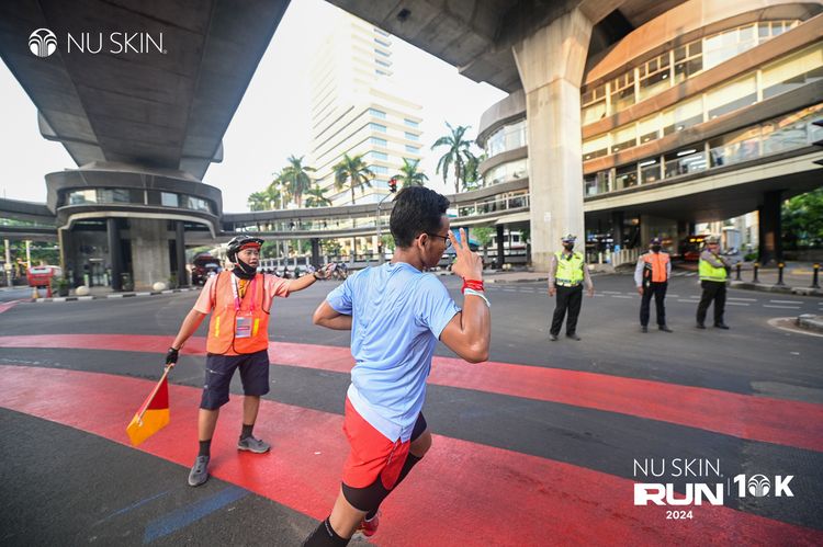 Race photo from Nu Skin Run 10K
