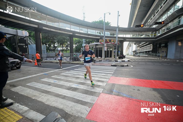 Race photo from Nu Skin Run 10K