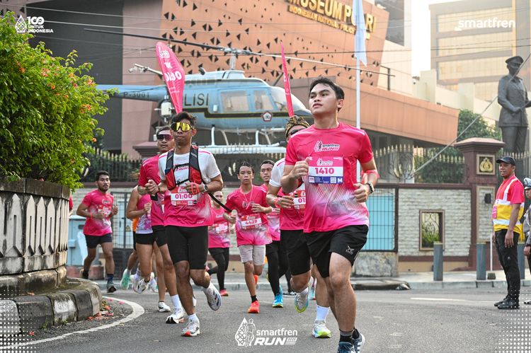 Race photo from Smartfren Run 2025 