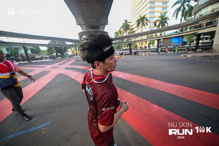 Race photo from Nu Skin Run 10K