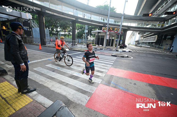 Race photo from Nu Skin Run 10K