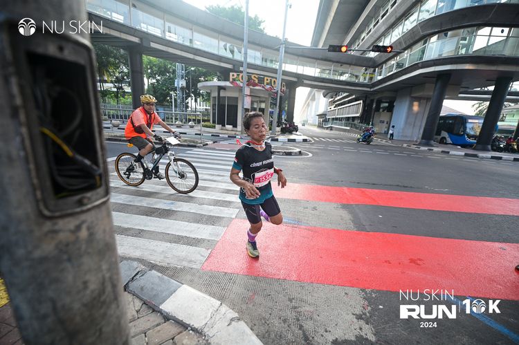 Race photo from Nu Skin Run 10K