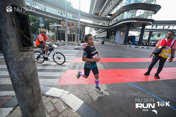 Race photo from Nu Skin Run 10K