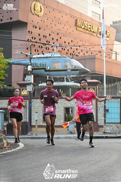 Race photo from Smartfren Run 2025 