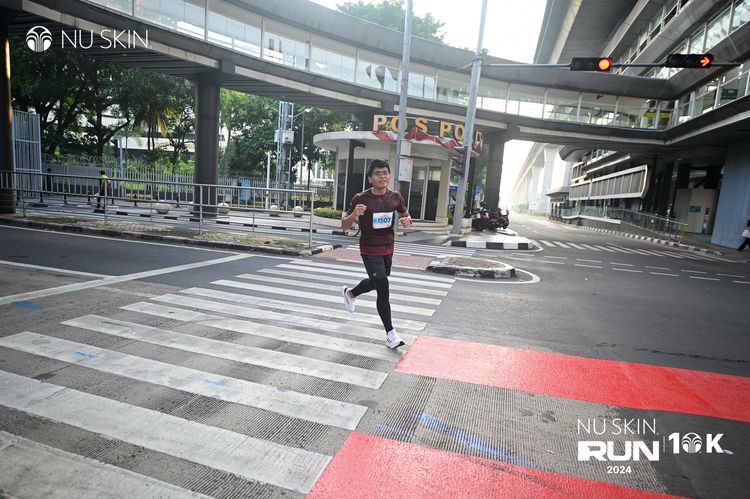 Race photo from Nu Skin Run 10K