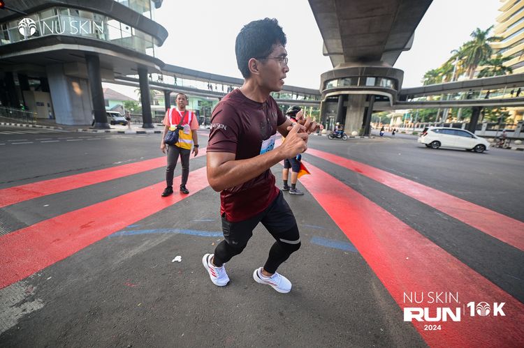 Race photo from Nu Skin Run 10K