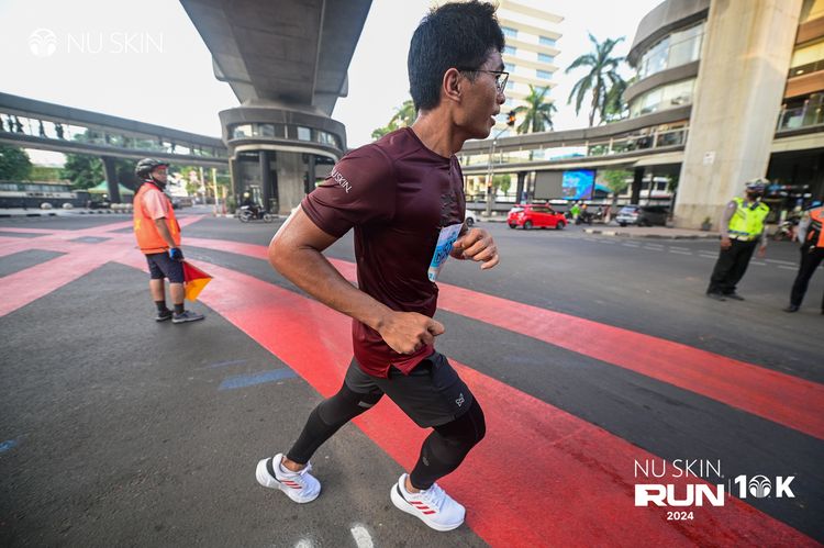 Race photo from Nu Skin Run 10K