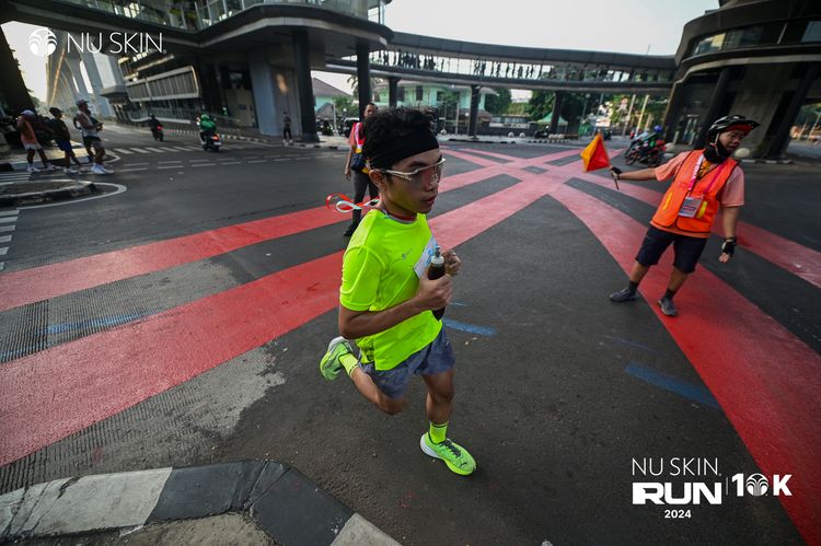 Race photo from Nu Skin Run 10K