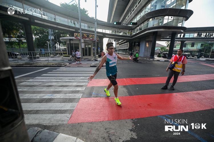 Race photo from Nu Skin Run 10K