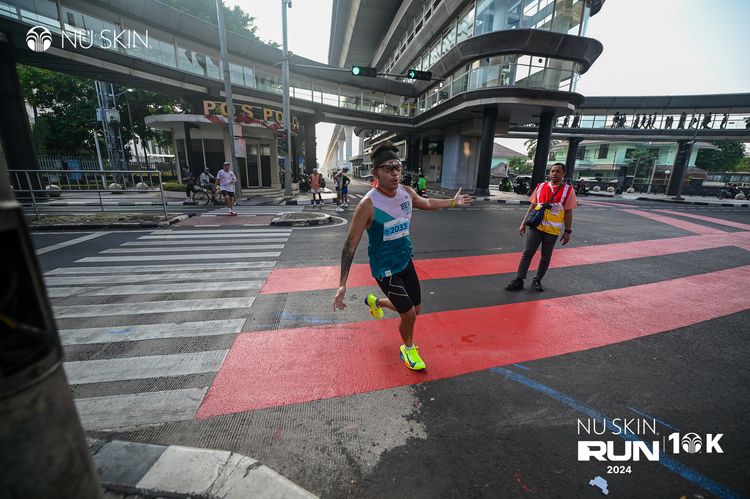 Race photo from Nu Skin Run 10K
