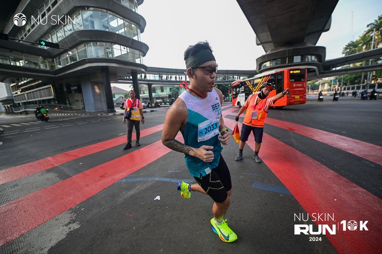 Race photo from Nu Skin Run 10K