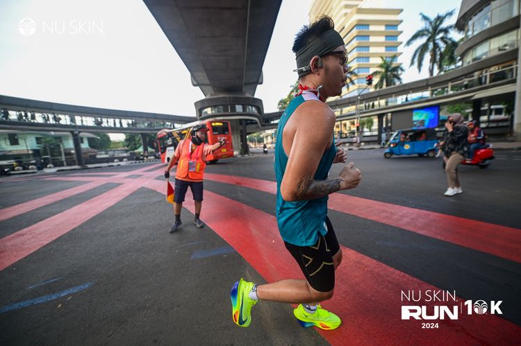 Race photo from Nu Skin Run 10K