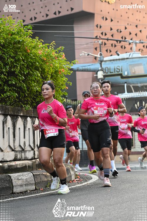 Race photo from Smartfren Run 2025 