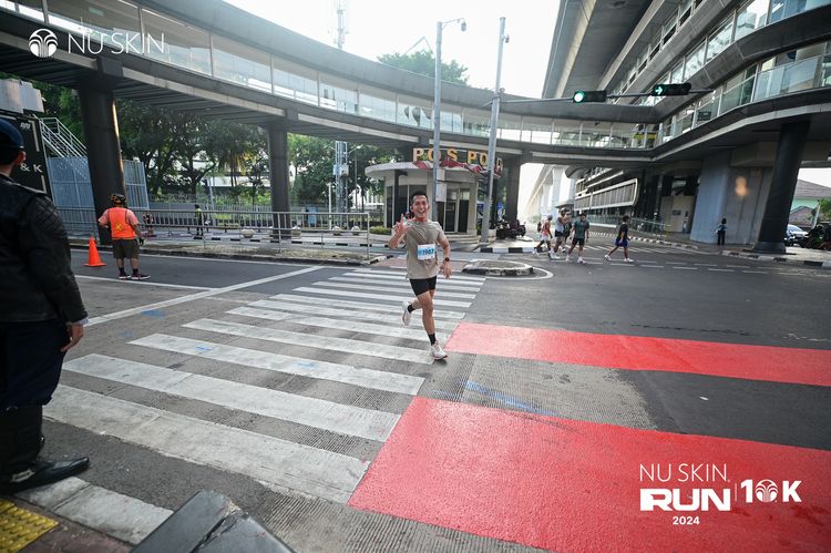Race photo from Nu Skin Run 10K
