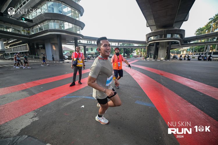 Race photo from Nu Skin Run 10K