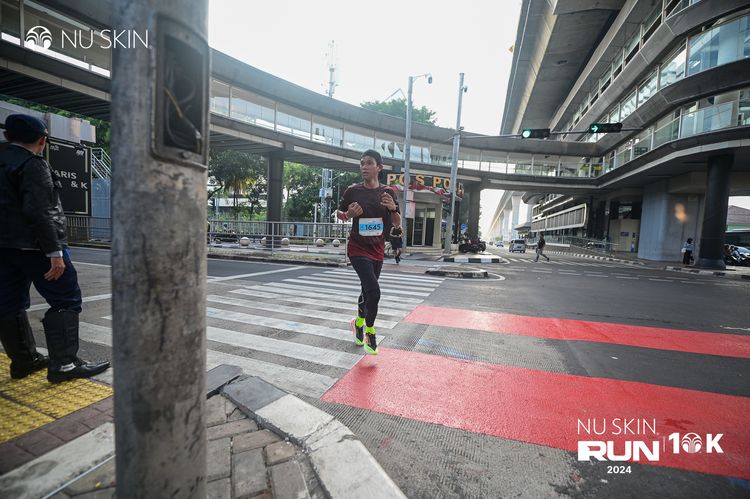 Race photo from Nu Skin Run 10K
