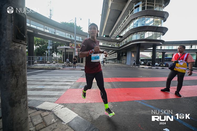 Race photo from Nu Skin Run 10K