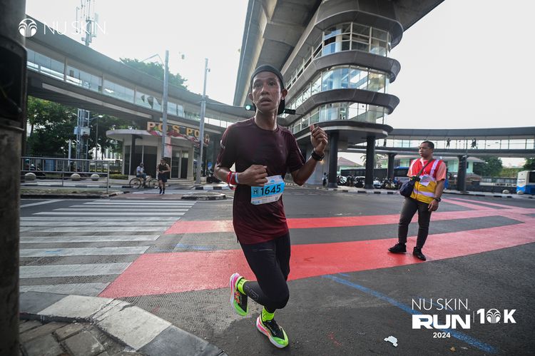 Race photo from Nu Skin Run 10K