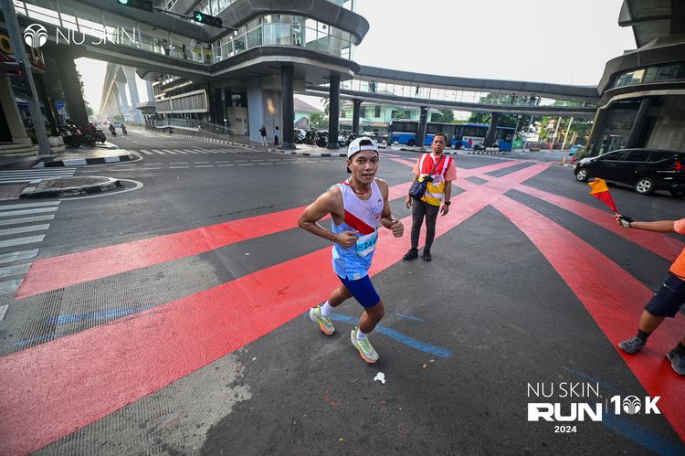Race photo from Nu Skin Run 10K
