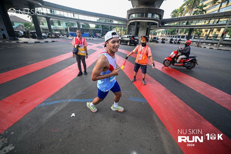 Race photo from Nu Skin Run 10K