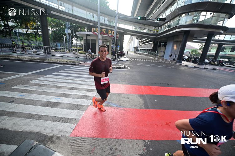 Race photo from Nu Skin Run 10K