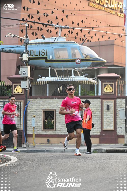 Race photo from Smartfren Run 2025 