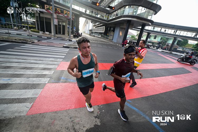 Race photo from Nu Skin Run 10K