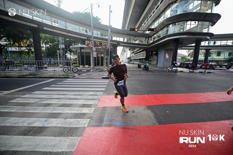 Race photo from Nu Skin Run 10K