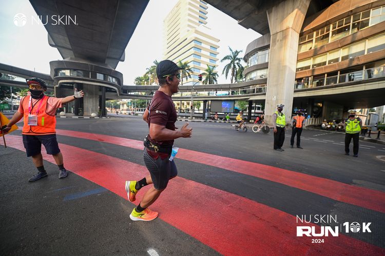 Race photo from Nu Skin Run 10K