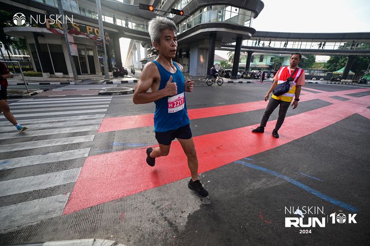 Race photo from Nu Skin Run 10K