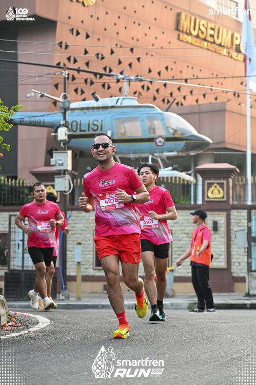 Race photo from Smartfren Run 2025 