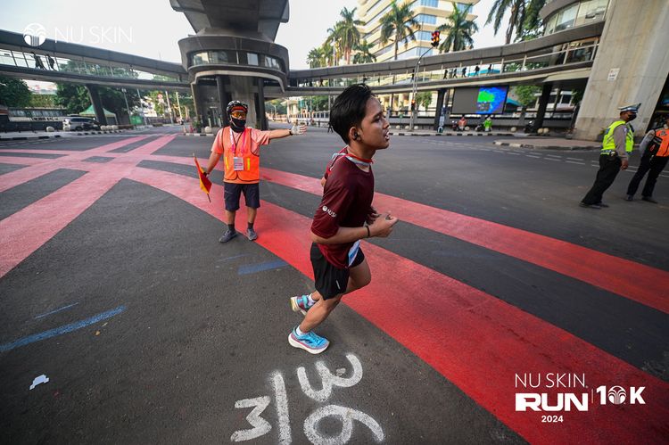 Race photo from Nu Skin Run 10K