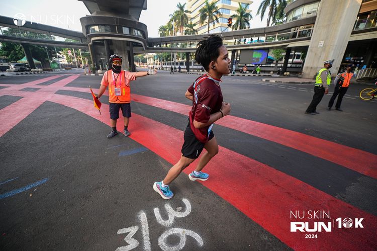Race photo from Nu Skin Run 10K