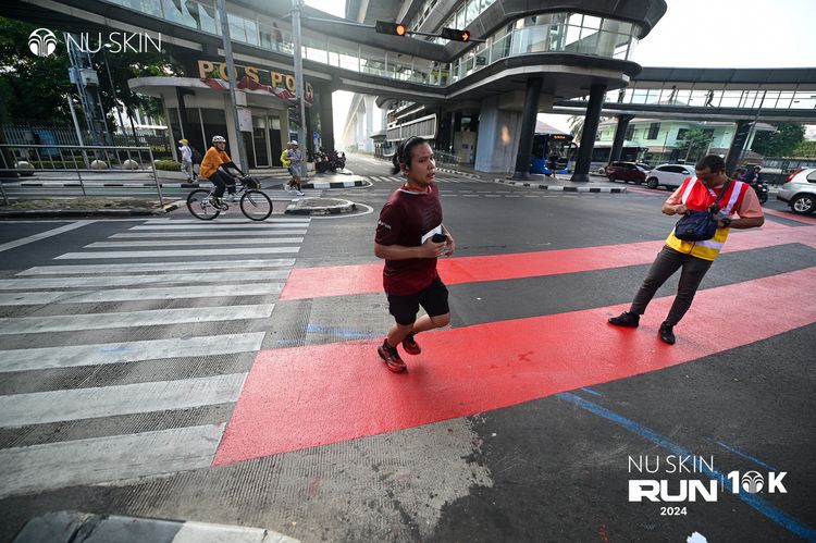 Race photo from Nu Skin Run 10K