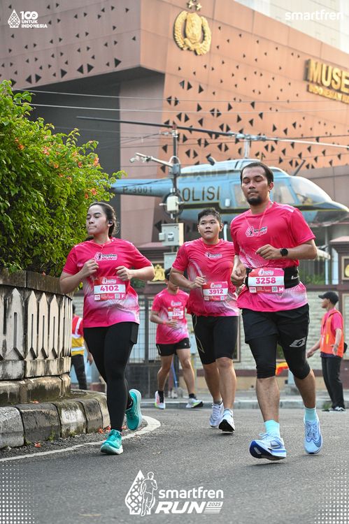 Race photo from Smartfren Run 2025 