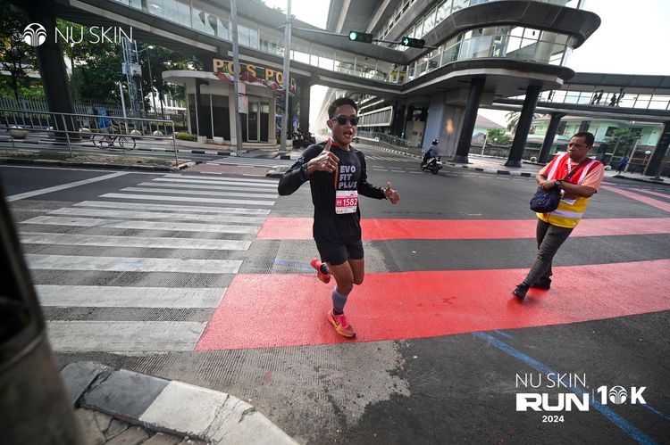 Race photo from Nu Skin Run 10K