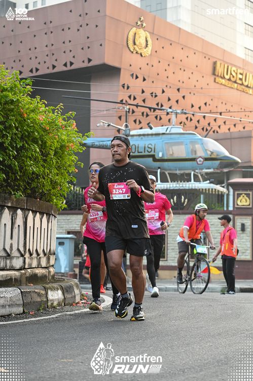 Race photo from Smartfren Run 2025 