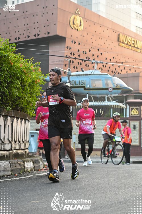 Race photo from Smartfren Run 2025 