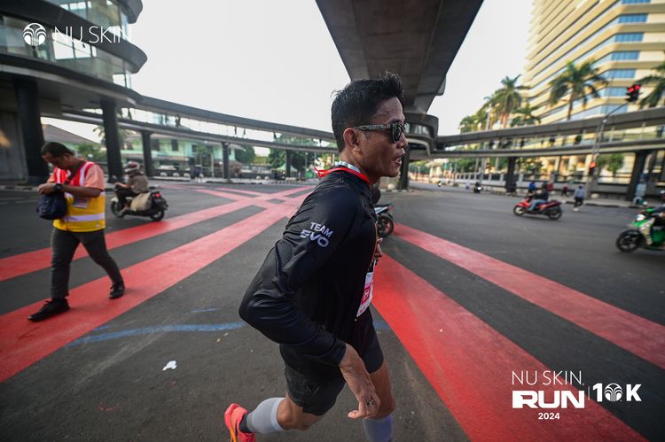 Race photo from Nu Skin Run 10K