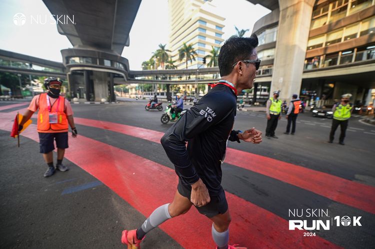 Race photo from Nu Skin Run 10K