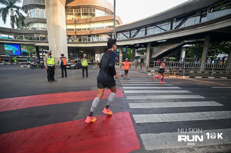 Race photo from Nu Skin Run 10K